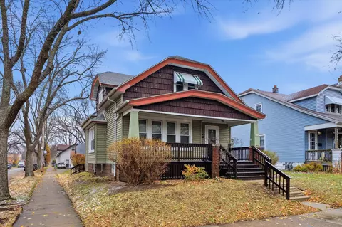 2002 S 32nd, Milwaukee, WI 53215