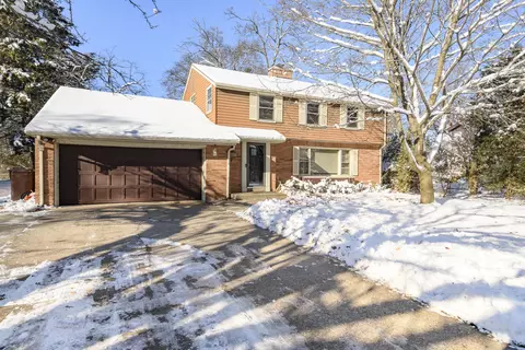 902 Lake, South Milwaukee, WI 53172