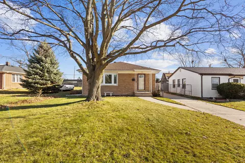2401 Russet, Racine, WI 53405