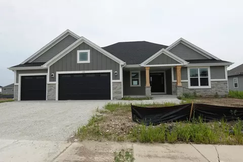 1757 Hammock, Oconomowoc, WI 53066