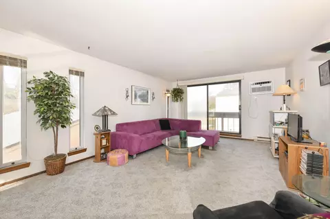 1876 Haymarket #8, Waukesha, WI 53189