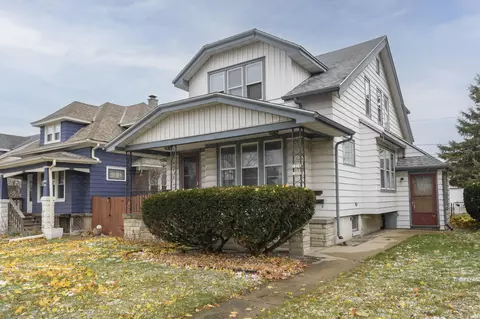 1208 S 76th #1210, West Allis, WI 53214