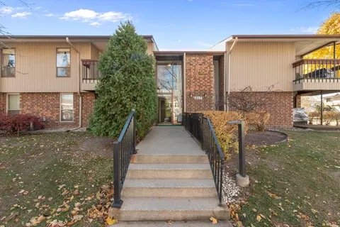 8117 W Manitoba #16, West Allis, WI 53219