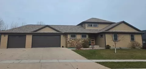 576 Trail Rdg, Plymouth, WI 53073