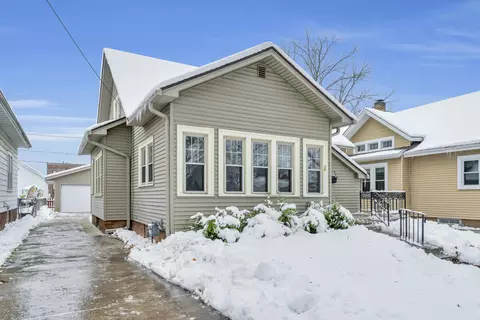 909 Augusta, Racine, WI 53402