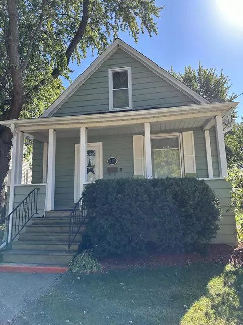 913 69th, Kenosha, WI 53143