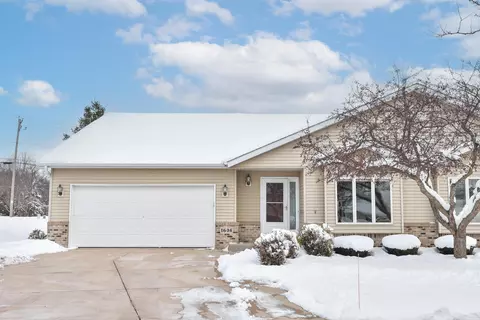 1604 Morning Glory, Hartford, WI 53027