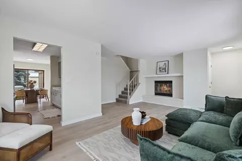 530 Manchester, Hartland, WI 53029