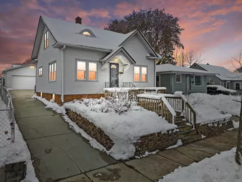 2116 Cleveland, Racine, WI 53405
