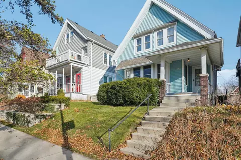 2924 N Cambridge, Milwaukee, WI 53211