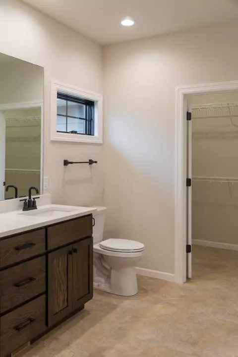 Bath - 621 Johnson, Onalaska, WI 54650 photo 2 of 5