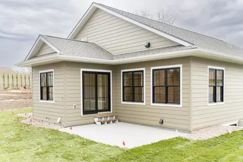 Exterior - 621 Johnson, Onalaska, WI 54650 photo 2 of 2