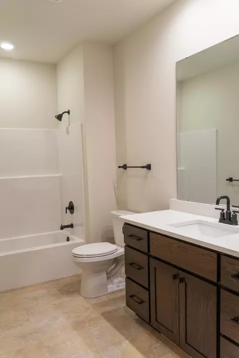 Bath - 621 Johnson, Onalaska, WI 54650 photo 1 of 5