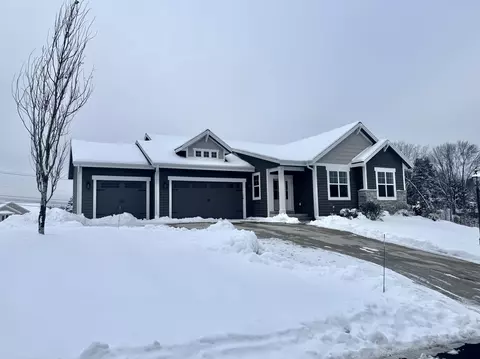 w255s5377 Primrose, Waukesha, WI 53189