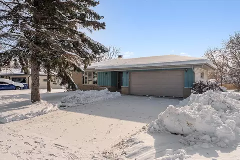 121 W W Brg, Grafton, WI 53024