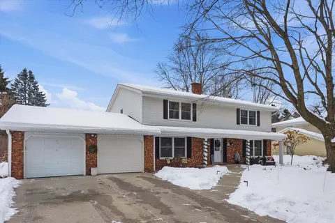 n67w6928 Cleveland #2, Cedarburg, WI 53012