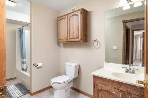 Bath - 203 Eagles Blf, La Crescent, MN 55947 photo 5 of 5