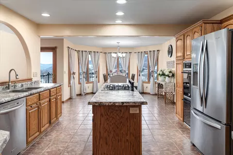 Kitchen - 203 Eagles Blf, La Crescent, MN 55947 photo 1 of 3