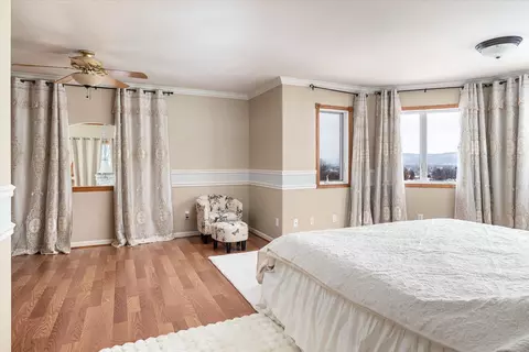 Bedroom - 203 Eagles Blf, La Crescent, MN 55947 photo 2 of 5