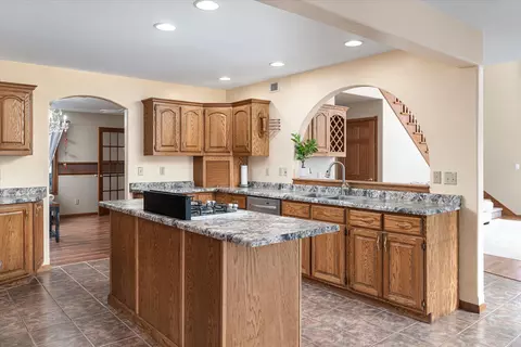 Kitchen - 203 Eagles Blf, La Crescent, MN 55947 photo 3 of 3