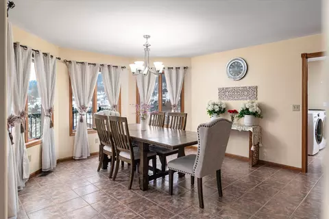 Dining - 203 Eagles Blf, La Crescent, MN 55947 photo 1 of 1