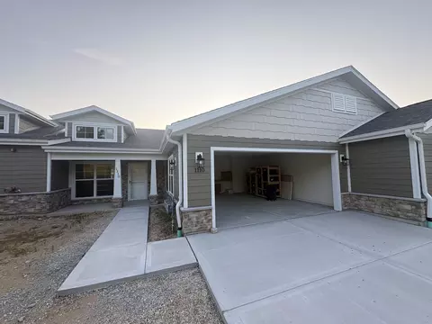 1110 Harbor, West Bend, WI 53095