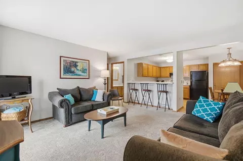 4821 Easy UNIT 5, Hartland, WI 53029