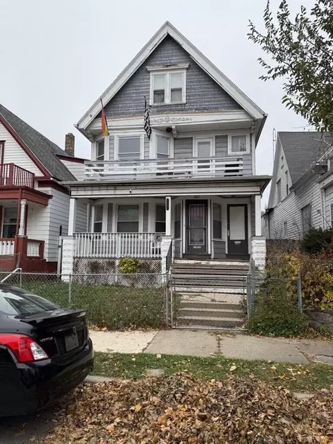 3201 N Richards #3203, Milwaukee, WI 53212