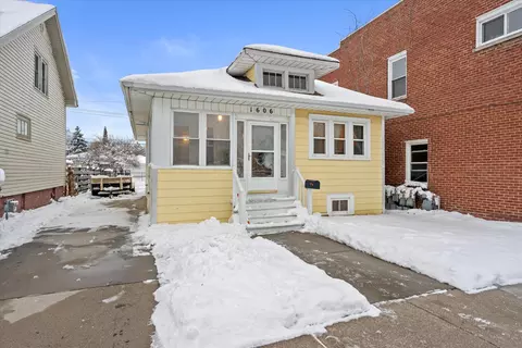 1606 Grove, Racine, WI 53405