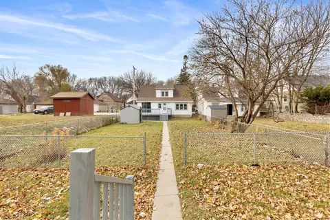 4713 W Fond Du Lac, Milwaukee, WI 53216