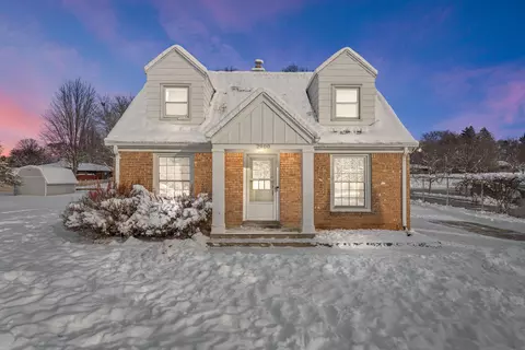 2900 S Root Riv, West Allis, WI 53227