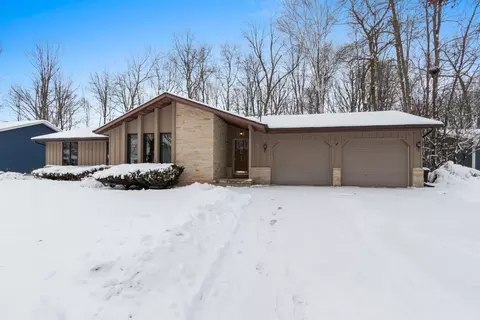 1444 Hazelwood, Manitowoc, WI 54220