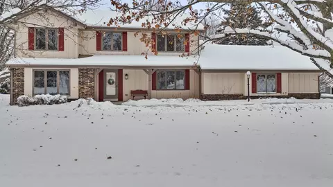 s14w31855 High Mdw, Delafield, WI 53018