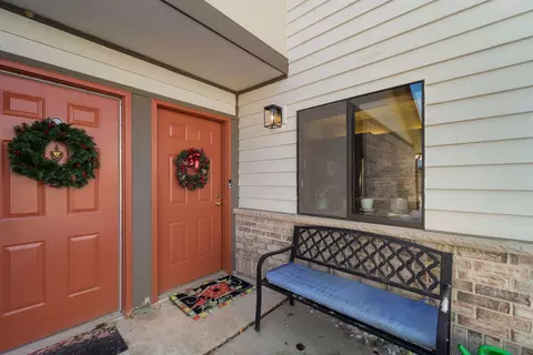 500 W Bender #96, Glendale, WI 53217