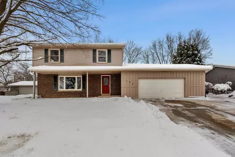 157 S Regis, Saukville, WI 53080