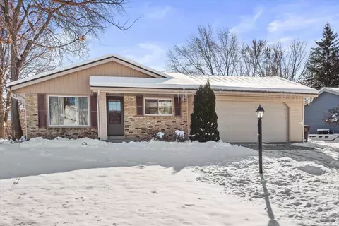 7743 W Plainsview, Franklin, WI 53132