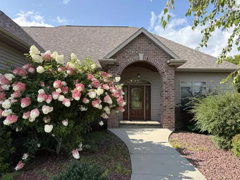 n6393 Tradewinds Circle, Beaver Dam, WI 53916