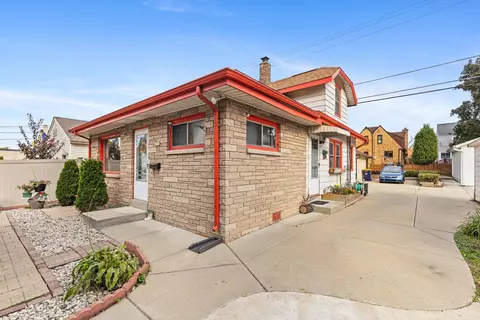2352 S 79th, West Allis, WI 53219