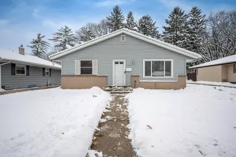 4640 W Brentwood, Milwaukee, WI 53223
