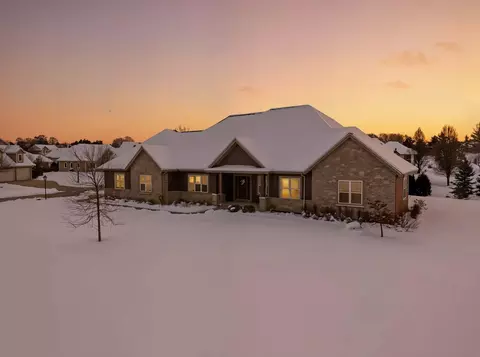 w229n3655 Sterling, Pewaukee, WI 53072