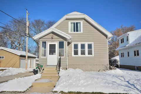 1634 Chestnut, South Milwaukee, WI 53172