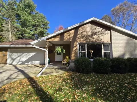 3227 Branch Riv, Manitowoc, WI 54220
