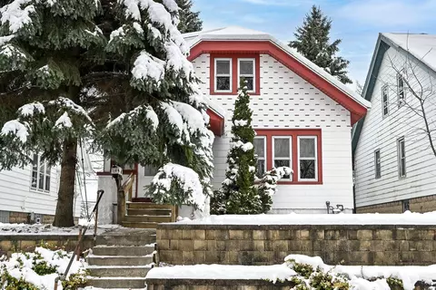 2824 S Lenox, Milwaukee, WI 53207