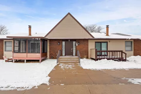 730 10th #E3, Onalaska, WI 54650