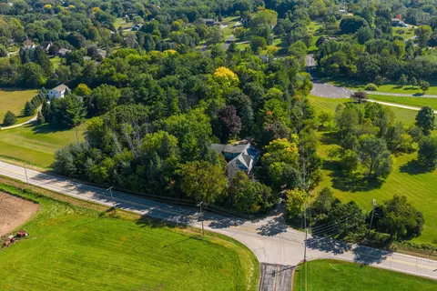 w330s7098 County Rd E, Mukwonago, WI 53149