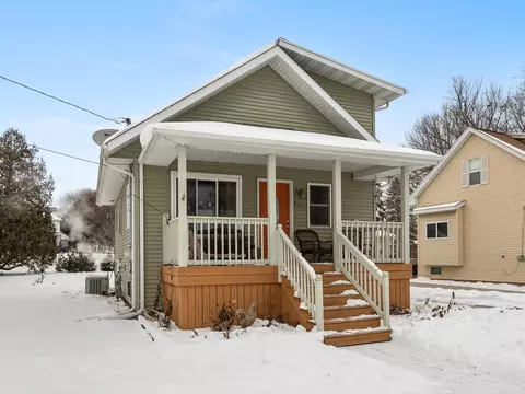 154 Mckinley, Valders, WI 54245