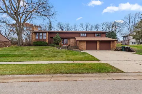 727 Browning, Oconomowoc, WI 53066