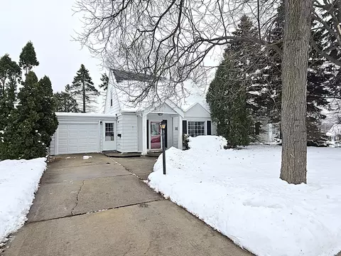 3656 S 46th, Greenfield, WI 53220