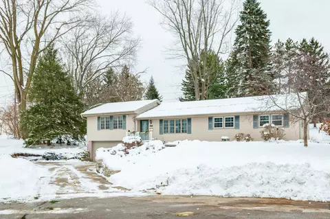 680 Brandt, Pewaukee, WI 53072