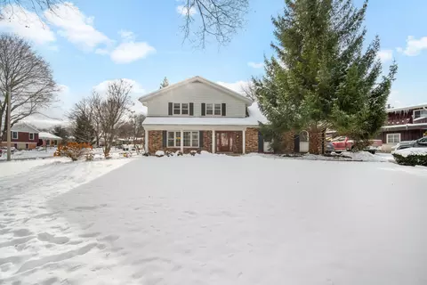 3390 N N Knl, Wauwatosa, WI 53222